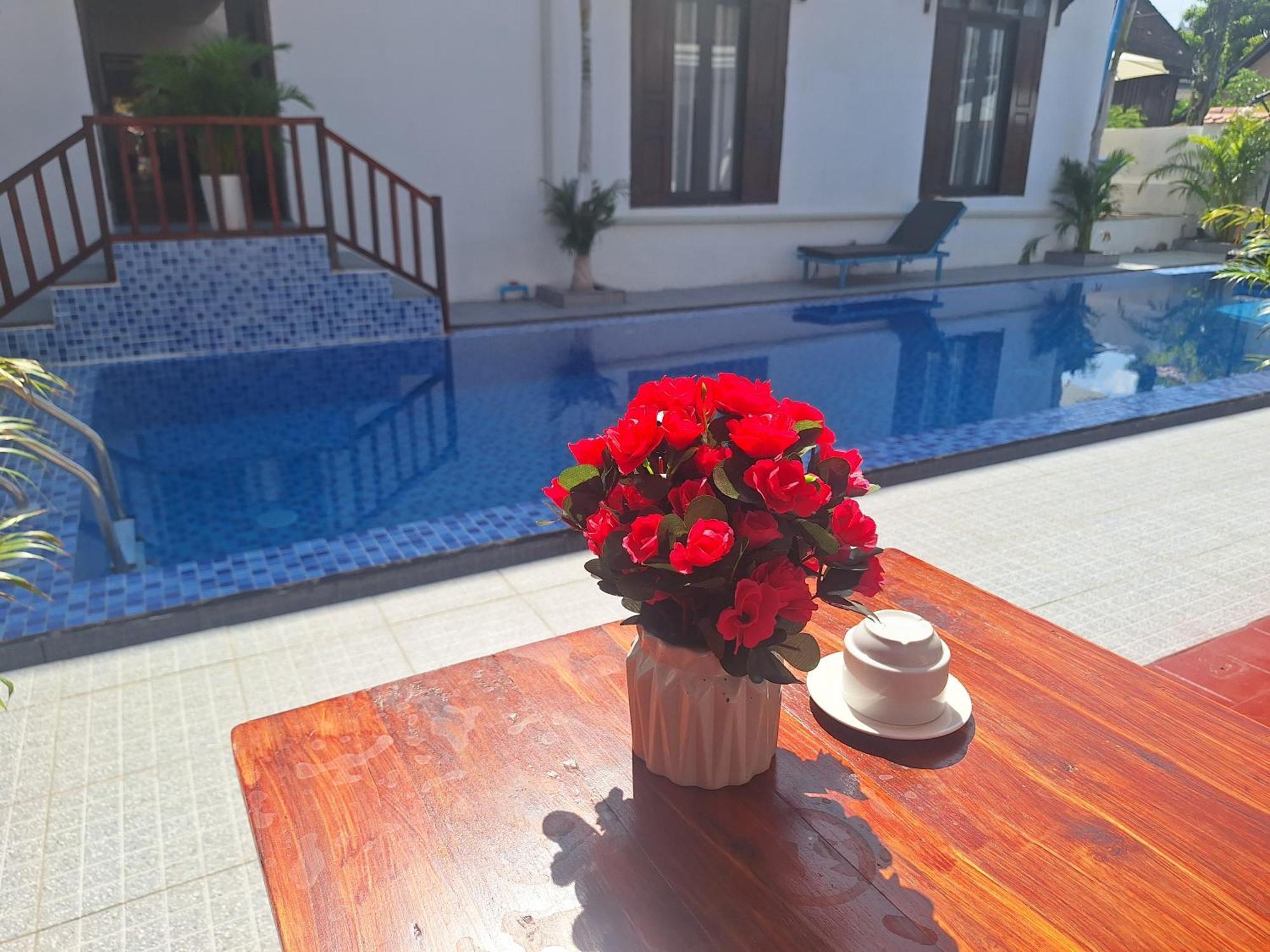 Luang Prabang Pavilion Hotel & Travel Exteriör bild