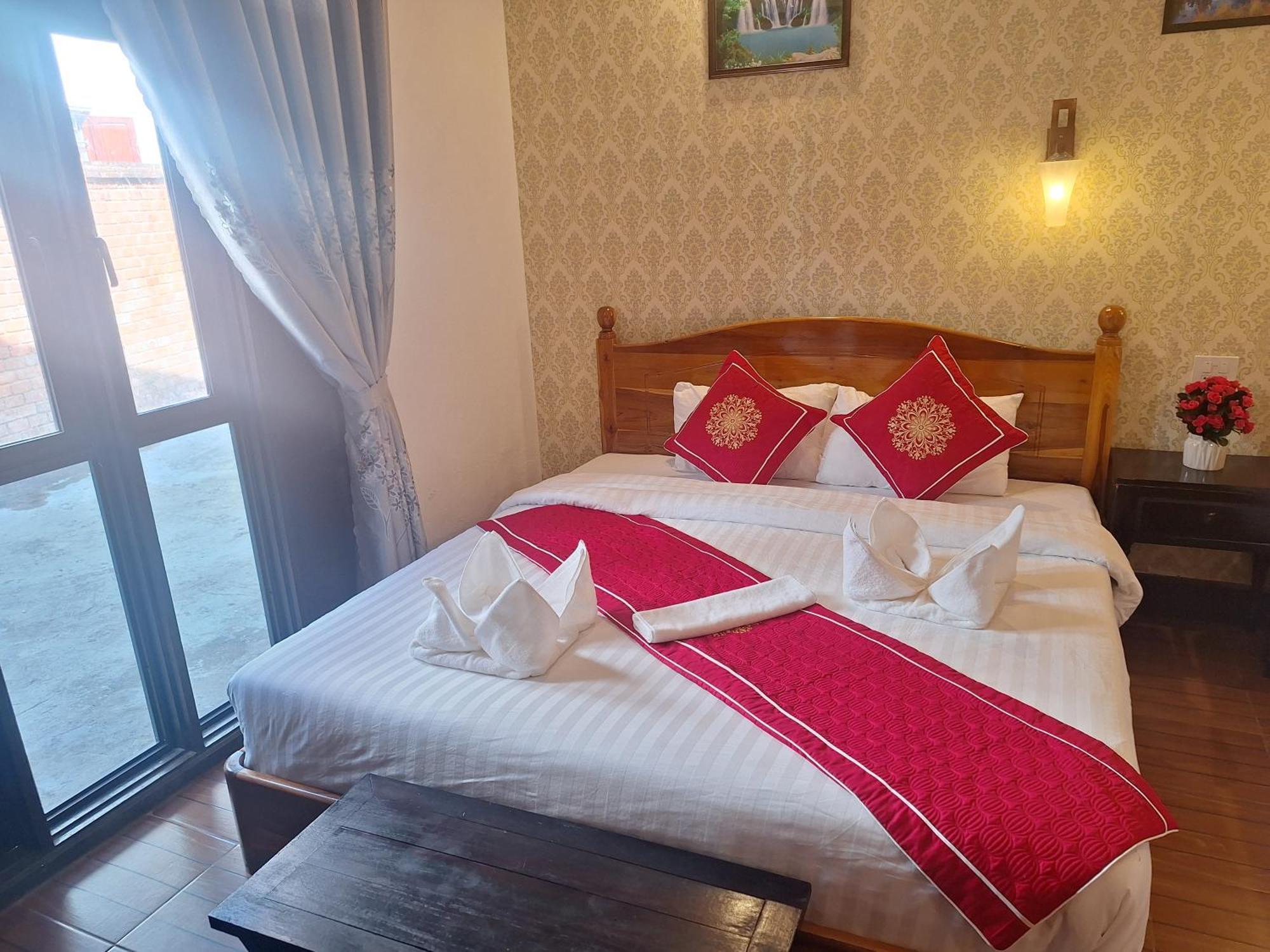 Luang Prabang Pavilion Hotel & Travel Exteriör bild