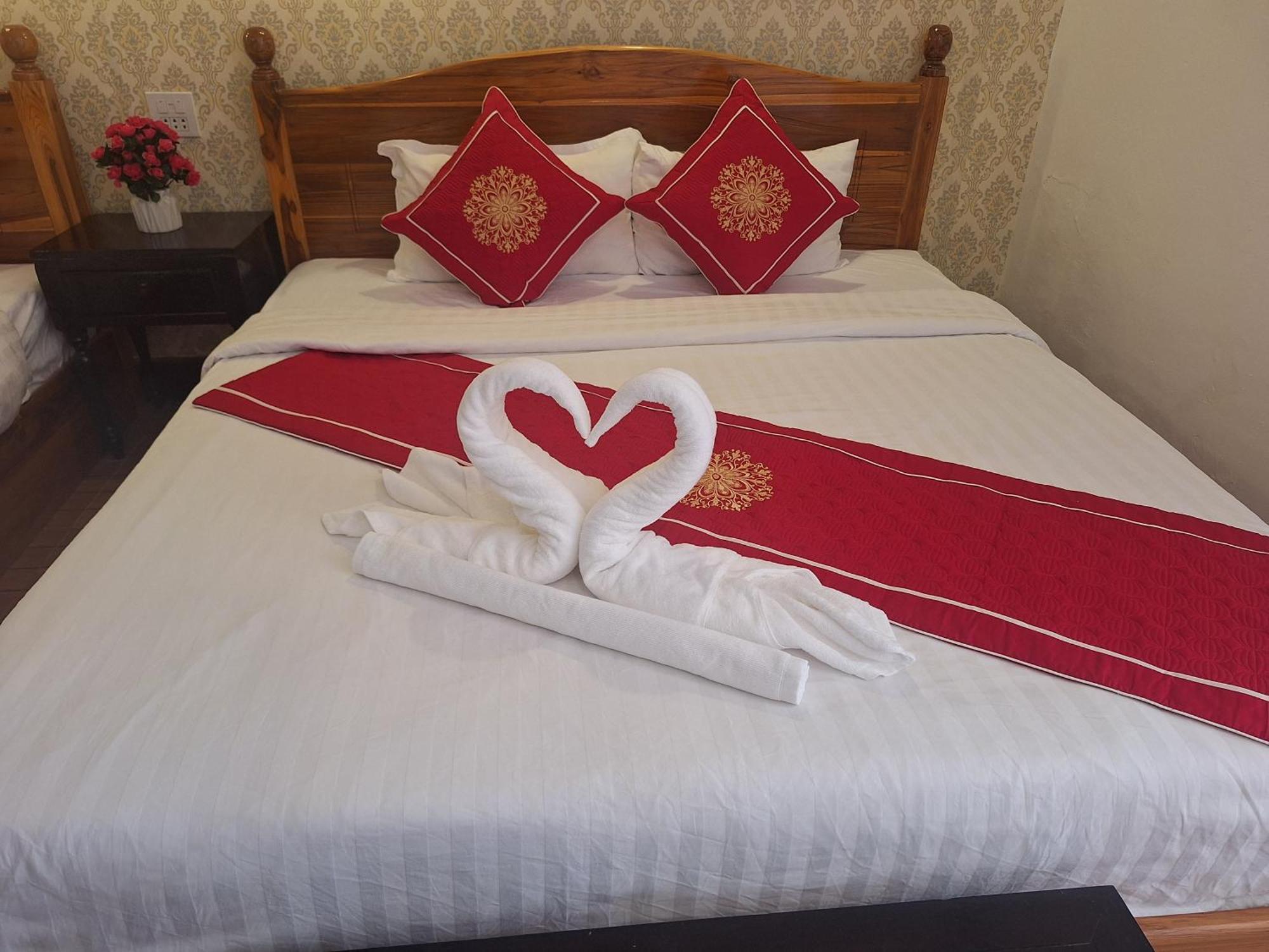 Luang Prabang Pavilion Hotel & Travel Exteriör bild