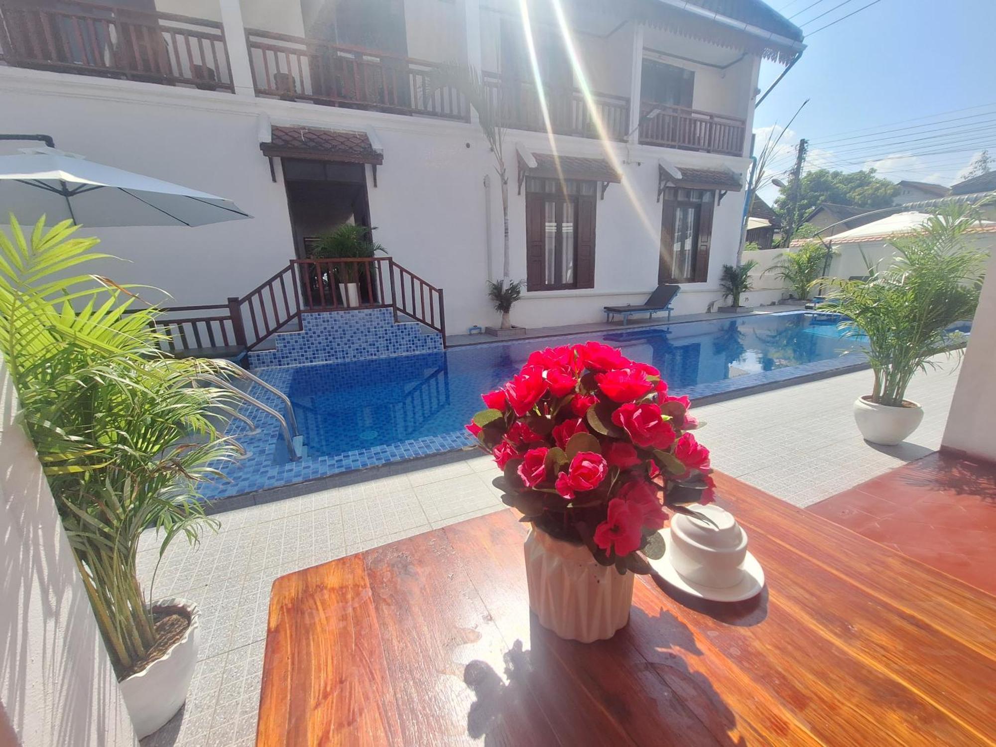 Luang Prabang Pavilion Hotel & Travel Exteriör bild